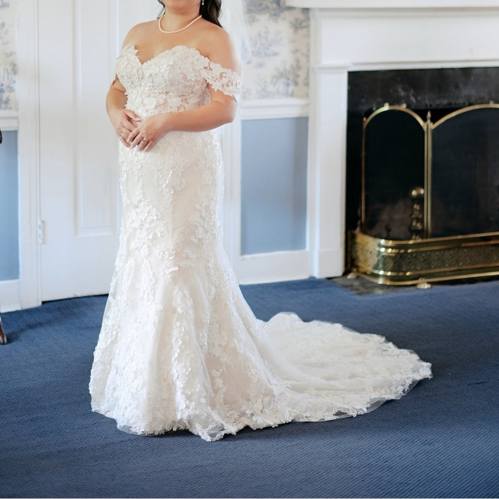 Casablanca Bridal Rebekah #2444 Wedding Dress